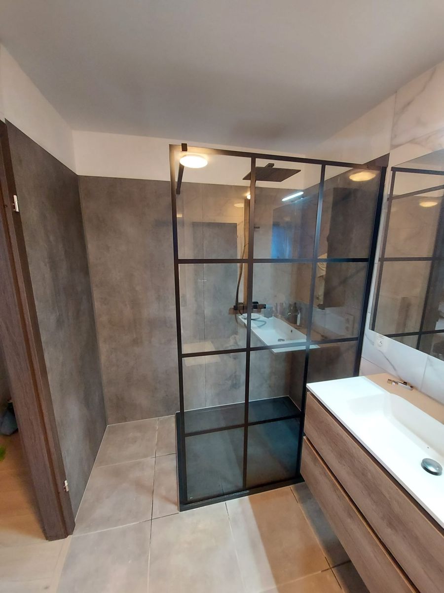 Salle de bain – Réalisation MT Chauffage & Sanitaire à Arlon