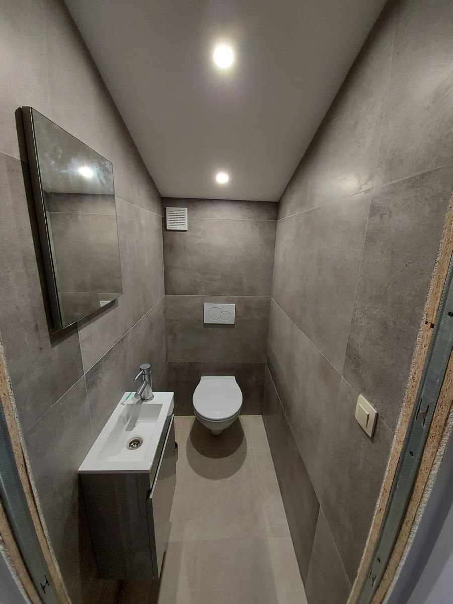 WC suspendu et lave-mains